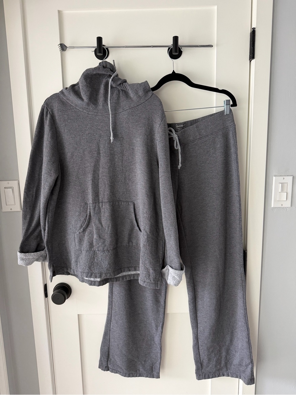 Women's Gray Cozy Lounge Pajama Set - Neck Warmer Top & Drawstring Pants